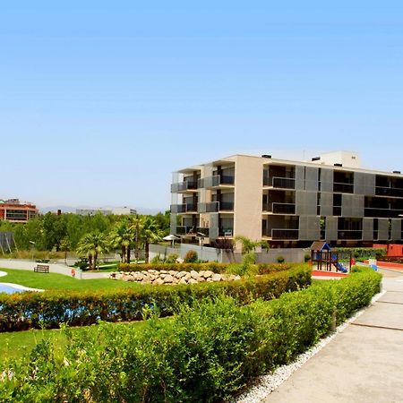 Rentalmar Paradise Families Only Con Parking Salou Bagian luar foto