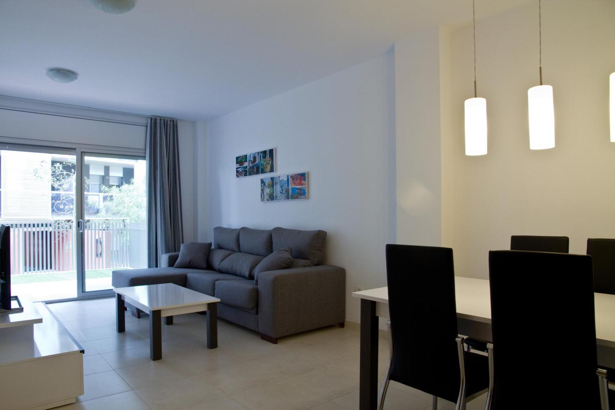 Rentalmar Paradise Families Only Con Parking Salou Bagian luar foto