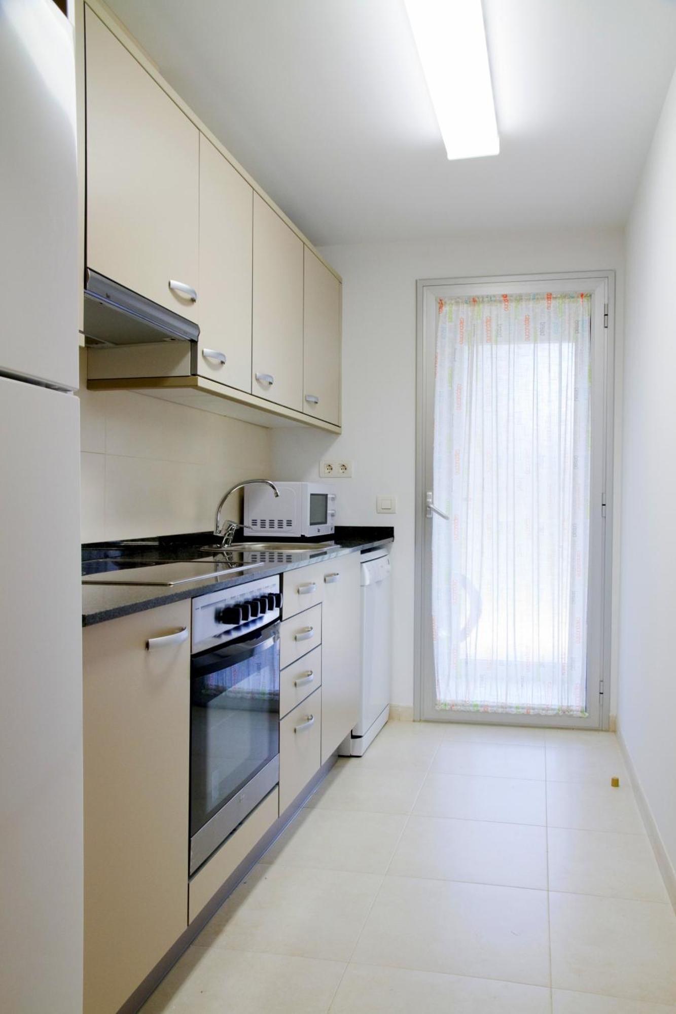 Rentalmar Paradise Families Only Con Parking Salou Bagian luar foto