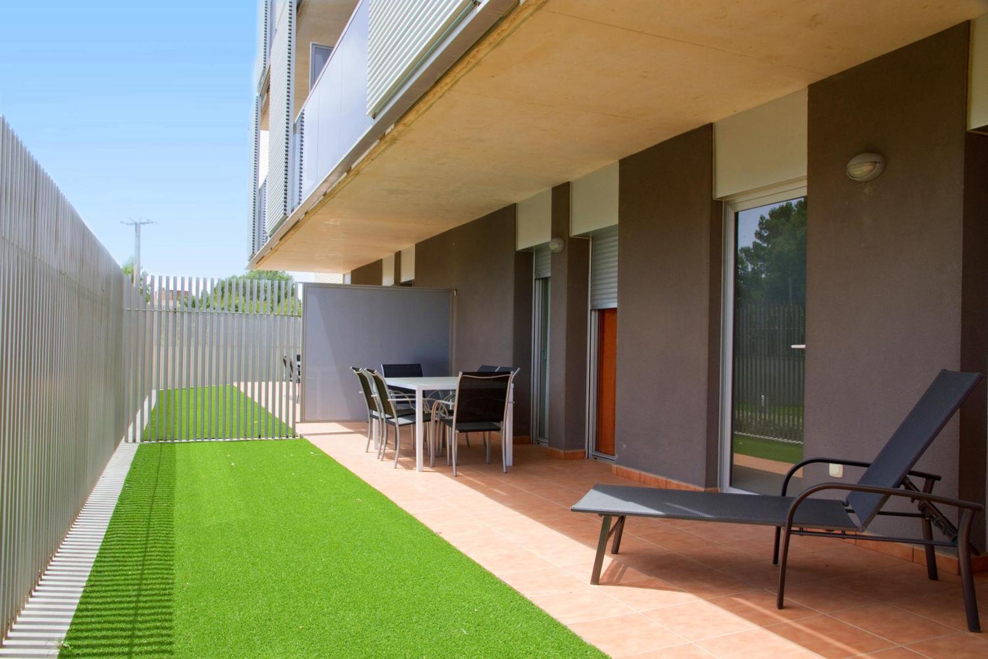 Rentalmar Paradise Families Only Con Parking Salou Bagian luar foto