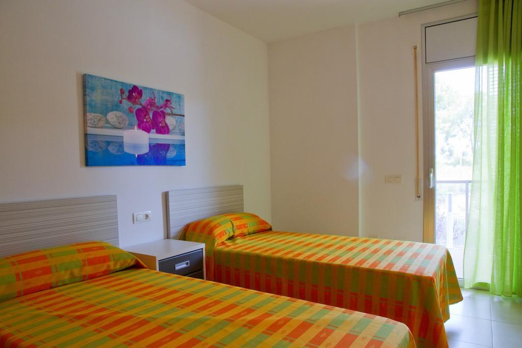 Rentalmar Paradise Families Only Con Parking Salou Ruang foto