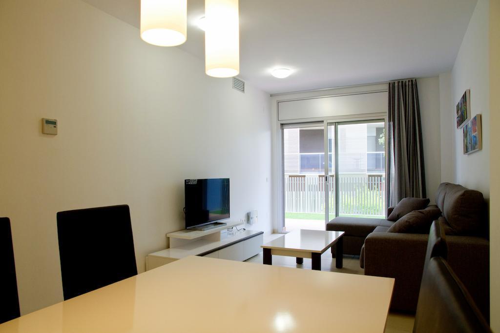 Rentalmar Paradise Families Only Con Parking Salou Ruang foto