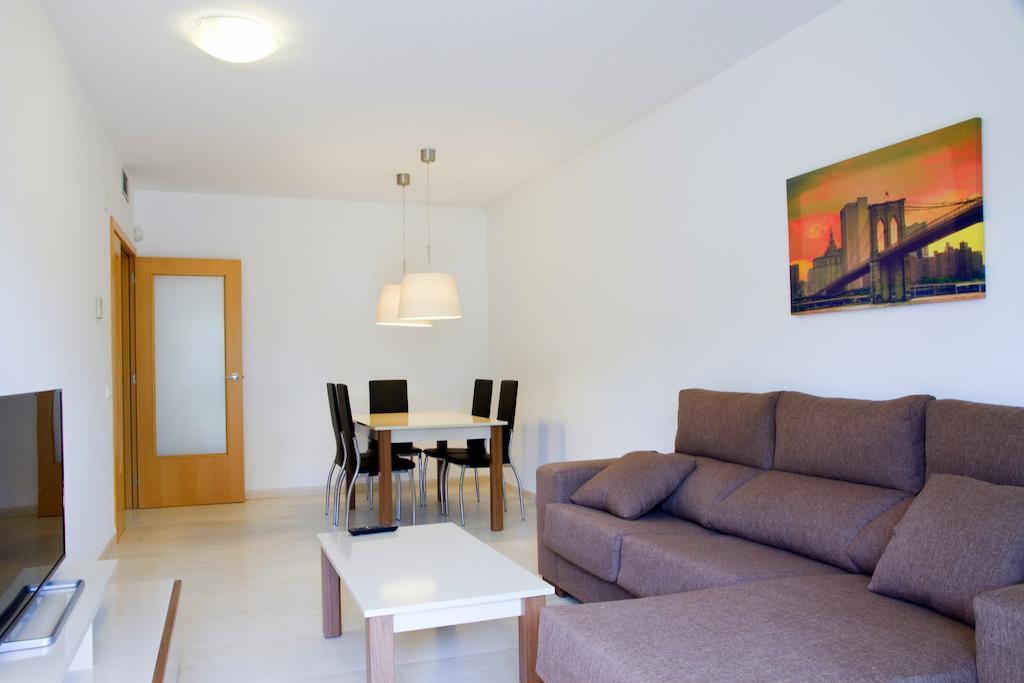Rentalmar Paradise Families Only Con Parking Salou Ruang foto